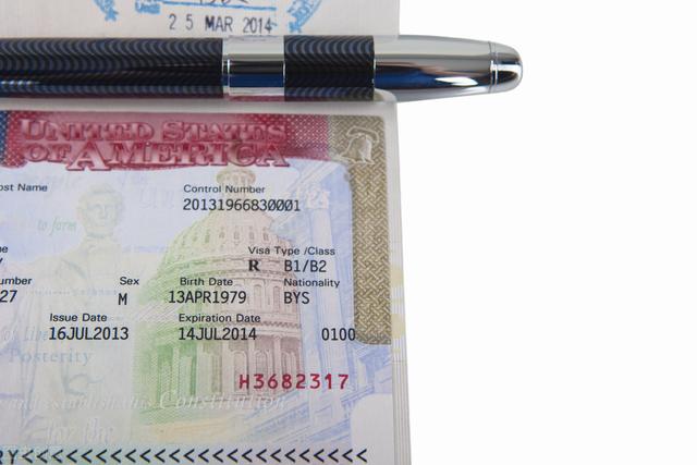 美国移民局ICE发布的最新留学签证政策，会如何影响中国学生？