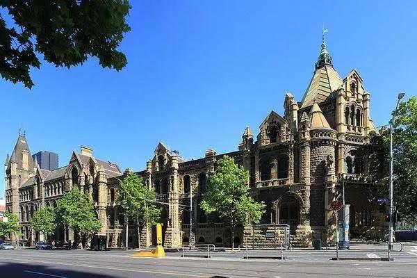 去墨尔本大学留学的人，现在后悔了吗？